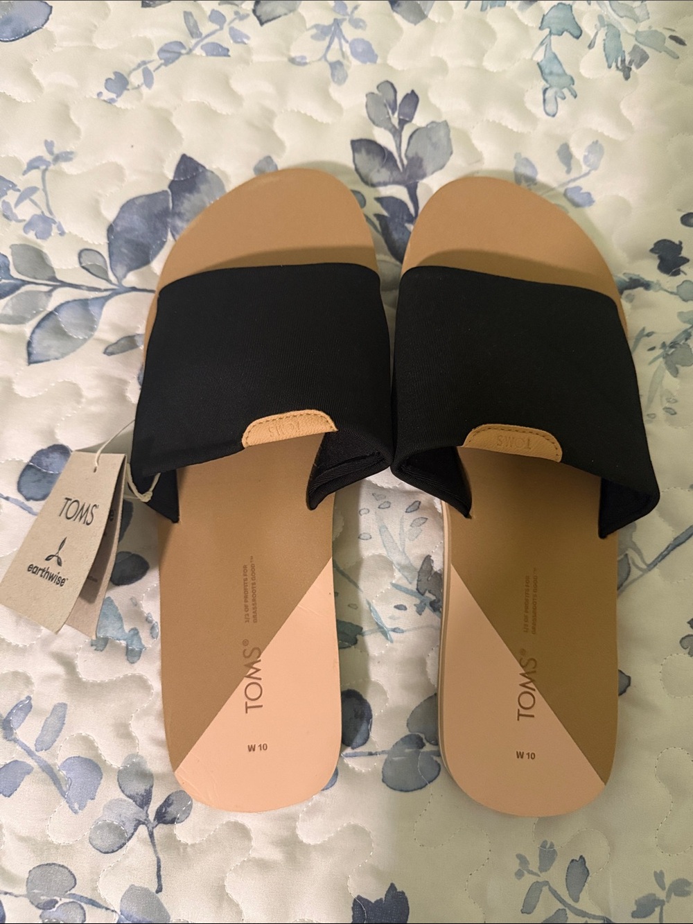 New TOMS Black Wide Strap Slide Sandals with Tan Footbed size 10